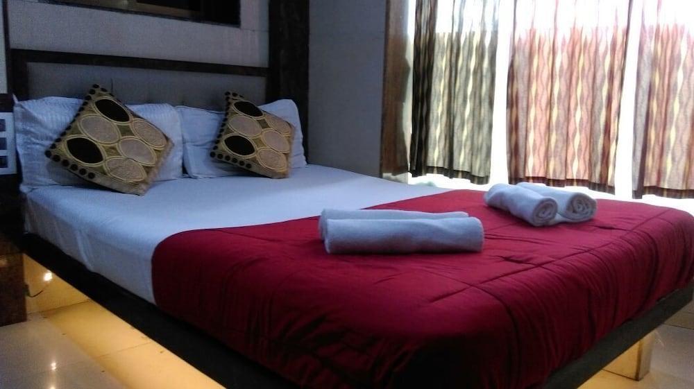 Hotel Paris Residency Мумбаи Экстерьер фото