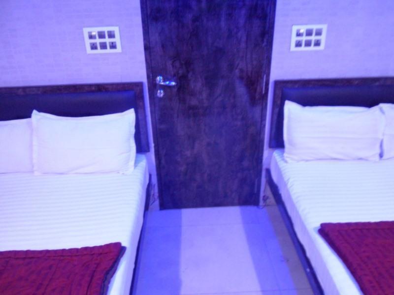 Hotel Paris Residency Мумбаи Экстерьер фото